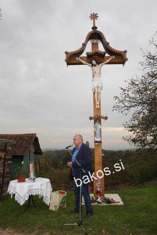 Župnik Franc Hozjan blagoslovil križ na Plitvičkem Vrhu - Bakos