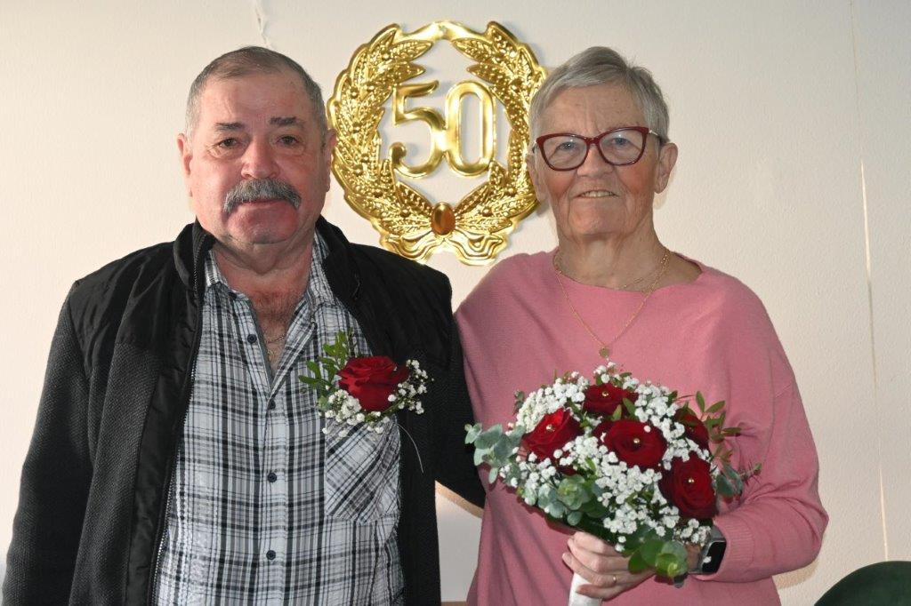 Ta slika ima prazen atribut alt; ime datoteke je Zlata-poroka-Borovic1.jpg